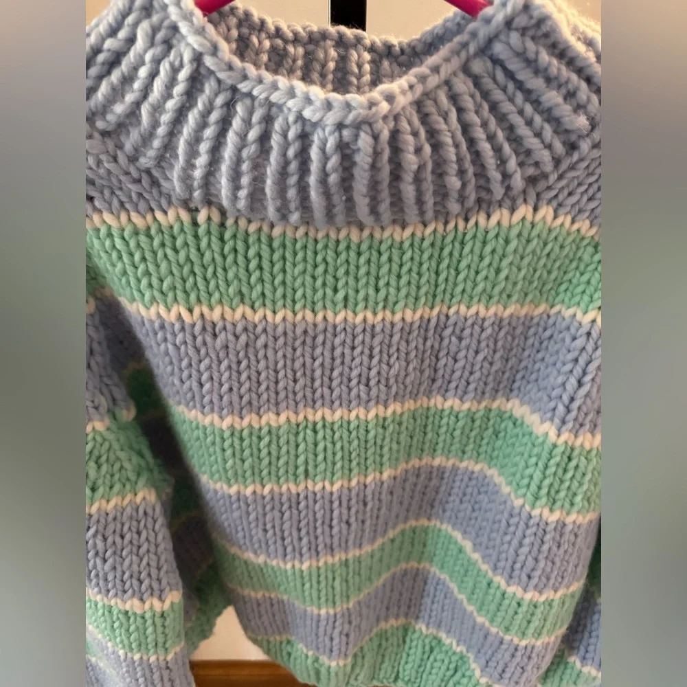 NIB Women’s O/S GOGO Sweaters Stripe Pullover Opal/Blue Bird/Snow - Picture 4 of 11